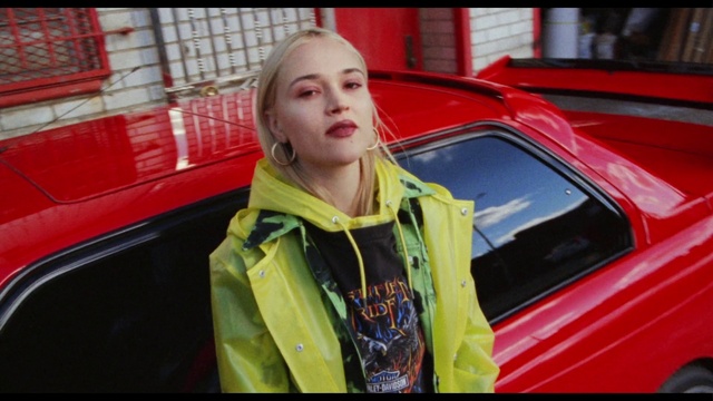 Video Reference: Vehicle, Motor vehicle, Automotive lighting, Hood, Automotive design, Car, Automotive exterior, Street fashion, Mode of transport, Vehicle door