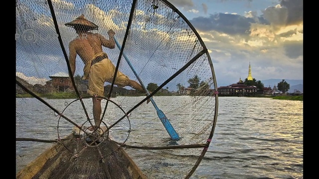 Video Reference: Water, Cloud, Sky, Nature, Fishing net, Lake, Sculpture, Net, Leisure, Art