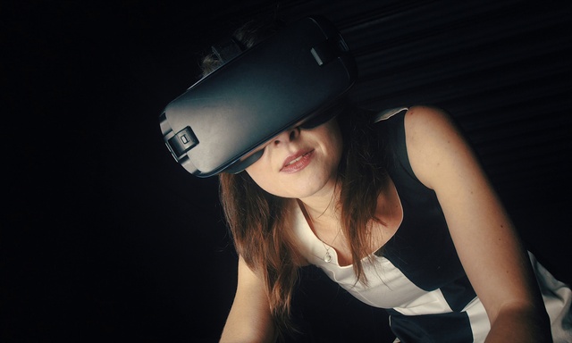 Video Reference: Lip, Hand, Arm, Eyebrow, Automotive lighting, Helmet, Cap, Flash photography, Eyelash, Street fashion