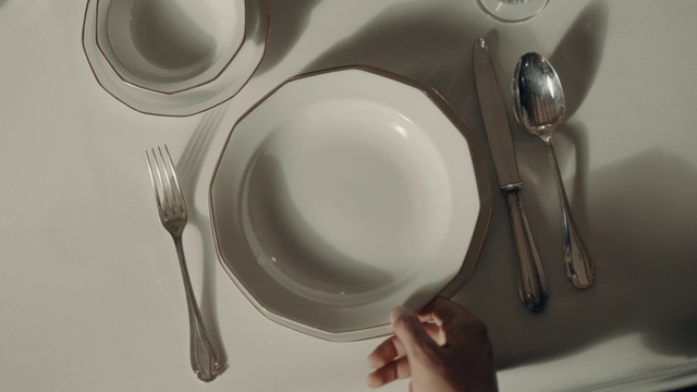 Video Reference: Tableware, Drinkware, Dishware, White, Kitchen utensil, Cup, Cutlery, Plate, Serveware, Table