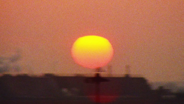 Video Reference: Sky, Amber, Afterglow, Dusk, Sunset, Astronomical object, Sunrise, Horizon, Tints and shades, Gas