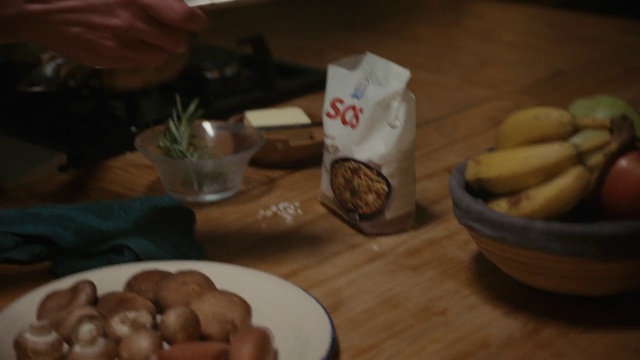 Video Reference: Food, Tableware, Ingredient, Table, Recipe, Cuisine, Wood, Dish, Saba banana, Dishware