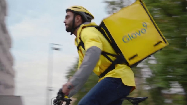 Video Reference: Bicycles--Equipment and supplies, High-visibility clothing, Workwear, Bicycle handlebar, Sky, Yellow, Bicycle clothing, Bicycle frame, Headgear, Personal protective equipment