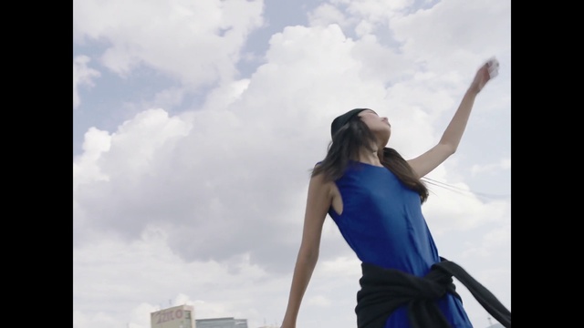 Video Reference: Cloud, Sky, Shoulder, Flash photography, People in nature, Gesture, Hat, Happy, Travel, Elbow