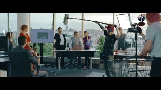 Video Reference: Shirt, Table, Musician, Music, Chair, T-shirt, Entertainment, Event, Stage equipment, Leisure