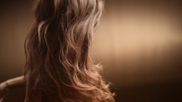Video Reference: Hair, Hairstyle, Arm, Eye, Eyelash, Human body, Wood, Flash photography, Fawn, Tints and shades