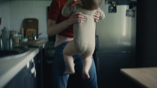 Video Reference: Joint, Muscle, Leg, Standing, Waist, Gesture, Flash photography, Comfort, Elbow, Thigh