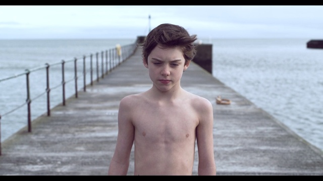 Video Reference: Water, Sky, Human body, Flash photography, Neck, People in nature, Happy, Black hair, Morning, Travel