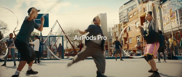 Video Reference: Footwear, Trousers, Sky, Ice rink, Sports equipment, Skating, Rolling, Leisure, Ice skate, Recreation