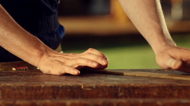 Video Reference: Hand, Furniture, Drum, Idiophone, Human, Wood, Thumb, Table, Gesture, Finger