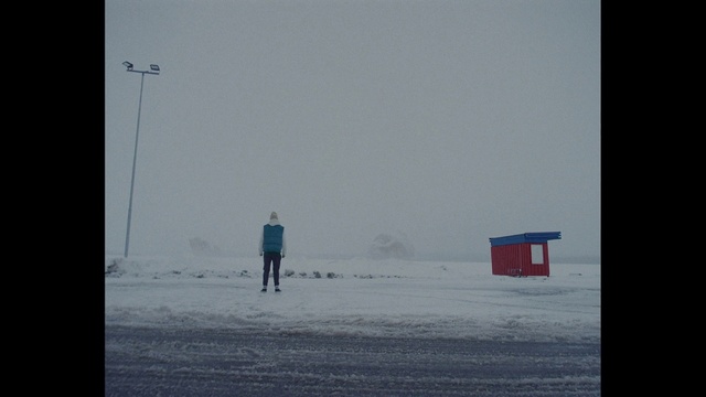 Video Reference: Sky, Snow, Slope, Rectangle, Freezing, Geological phenomenon, Landscape, Horizon, Winter, Ice cap