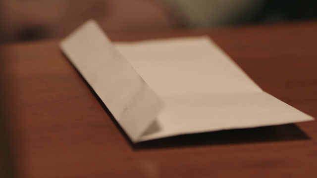 Video Reference: Wood, Material property, Rectangle, Hardwood, Flooring, Carmine, Plastic, Paper product, Paper, Event