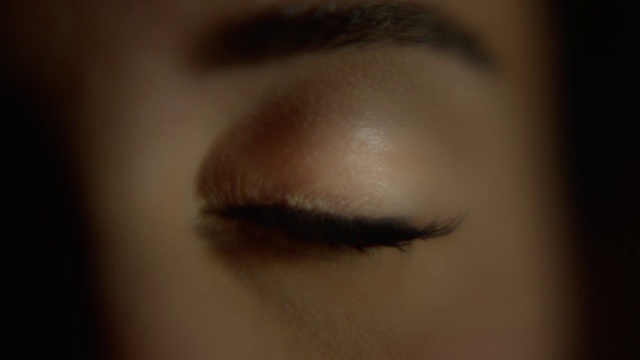 Video Reference: Nose, Eyelash, Jaw, Beard, Tints and shades, Facial hair, Flash photography, Eye liner, Macro photography, Flesh