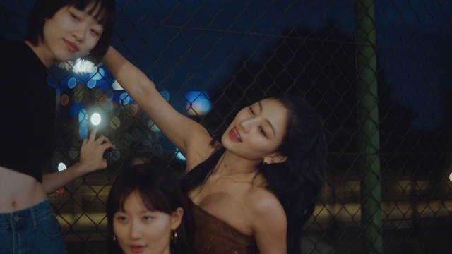 Video Reference: Lip, Flash photography, Eyelash, Gesture, Happy, Black hair, Long hair, Event, Electric blue, Fun