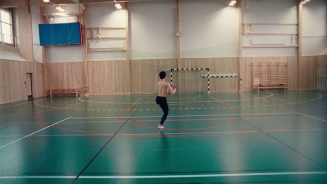 Video Reference: Active shorts, Sports equipment, Field house, Basketball hoop, Net sports, Shorts, Player, Flooring, Floor, Sports