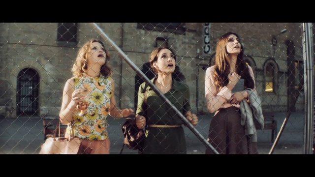 Video Reference: Musician, Music, Music artist, Band plays, Entertainment, Performing arts, Flash photography, Musical ensemble, Musical instrument, Violin family