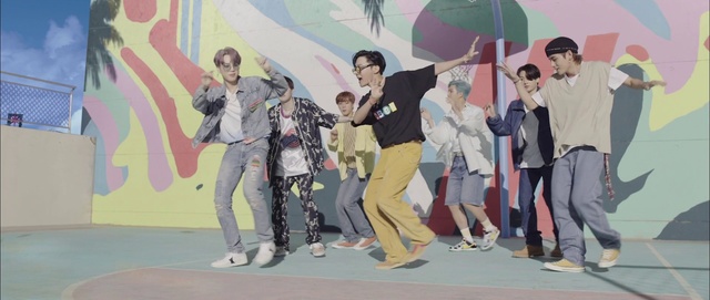 Video Reference: Trousers, Shoe, Umbrella, Fashion, Leisure, Social group, Entertainment, Art, Fun, Performing arts