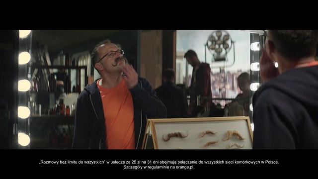 Video Reference: Flash photography, Font, Event, Hat, Darkness, Eyewear, Conversation, Fun, Photo caption, Room