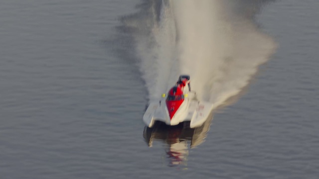 Video Reference: Water, Boat, Watercraft, Vehicle, Lake, Powerboating, Liquid, Naval architecture, Boats and boating--Equipment and supplies, Ship