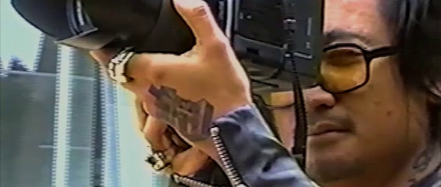 Video Reference: Watch, Gesture, Finger, Thumb, Sleeve, Wrist, Engineering, Machine, Eyewear, Sharing