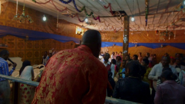 Video Reference: World, Temple, Crowd, Leisure, Fun, T-shirt, Event, Recreation, Market, City