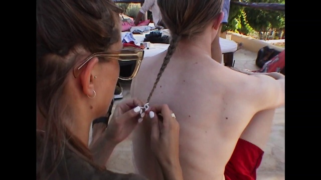 Video Reference: Hair, Glasses, Joint, Shoulder, Vision care, Eyelash, Eyewear, Sunglasses, Neck, Chest