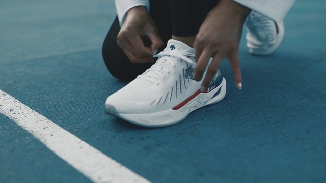 Video Reference: Footwear, Shoe, Leg, Blue, Walking shoe, Sportswear, Grey, Dress, Plant, Sneakers