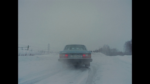 Video Reference: Automotive tail & brake light, Sky, Vehicle, Tire, Car, Automotive tire, Vehicle registration plate, Snow, Automotive lighting, Motor vehicle