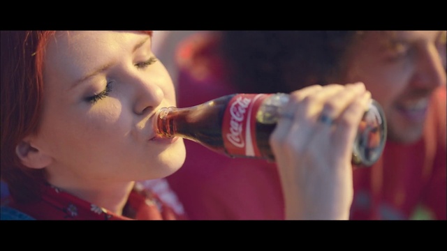 Video Reference: Lip, Eyelash, Flash photography, Human body, Music artist, Entertainment, Neck, Gesture, Lipstick, Audio equipment