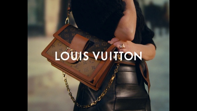 Video Reference: Arm, Shoulder, Luggage and bags, Eyewear, Neck, Bag, Sleeve, Waist, Street fashion, Shoulder bag