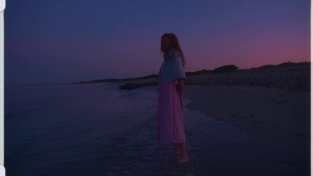Video Reference: Cloud, Sky, Water, Flash photography, Purple, Dress, Dusk, Happy, Sunrise, Sunset