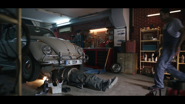 Video Reference: Tire, Wheel, Vehicle, Hood, Automotive tire, Automotive lighting, Car, Motor vehicle, Flash photography, Automotive design