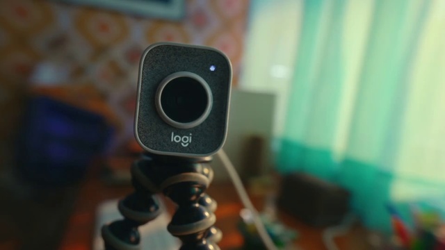 Video Reference: Microphone, Camera lens, Camera accessory, Cameras & optics, Gadget, Wood, Audio equipment, Lens, Gas, Output device