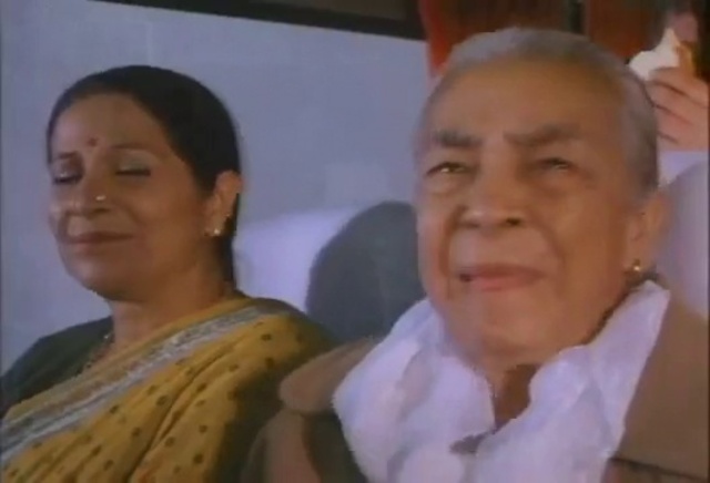 Video Reference: Forehead, Nose, Cheek, Eyebrow, Mouth, Temple, Iris, Happy, Event, Fun