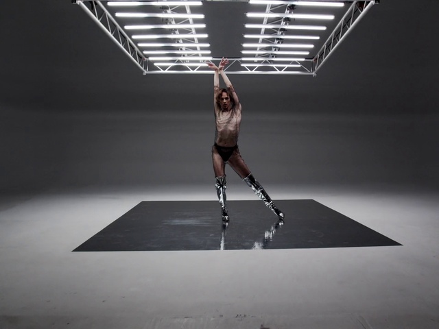 Video Reference: Flash photography, Performing arts, Flooring, Entertainment, Balance, Event, Art, Human leg, Fashion design, Darkness