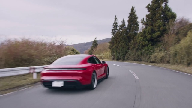 Video Reference: Automotive parking light, Automotive tail & brake light, Sky, Vehicle, Car, Tire, Wheel, Automotive lighting, Plant, Cloud