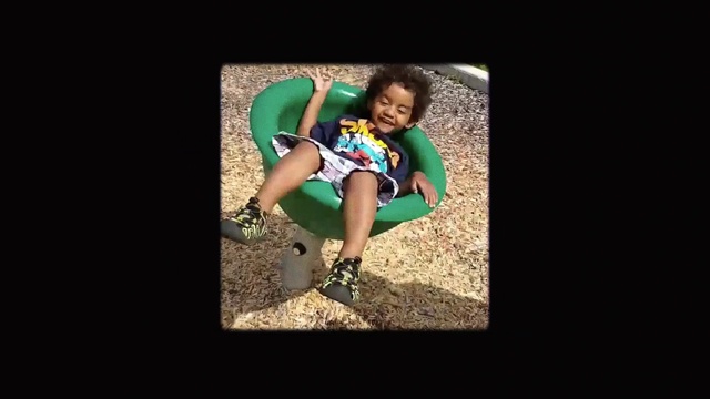 Video Reference: Leg, Flash photography, Happy, Sneakers, People in nature, Thigh, Knee, Tints and shades, Grass, Boot