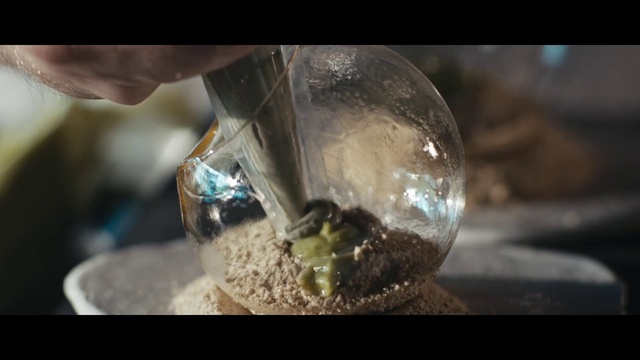 Video Reference: Liquid, Drinkware, Stemware, Fluid, Water, Drink, Barware, Glass bottle, Glass, Transparent material