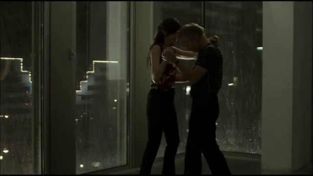 Video Reference: Flash photography, Gesture, Entertainment, Performing arts, Fashion design, Event, Darkness, Fun, Romance, Formal wear