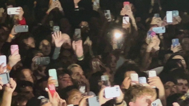 Video Reference: Photograph, Product, Organ, Human, Fashion, Crowd, Social group, Community, Hat, Fun