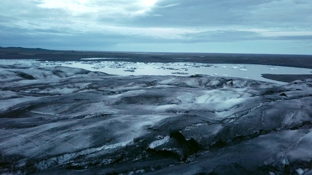 Video Reference: Cloud, Sky, Water, Water resources, Natural landscape, Highland, Coastal and oceanic landforms, Watercourse, Dusk, Freezing