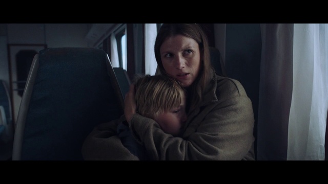 Video Reference: Eyebrow, Mouth, Comfort, Flash photography, Jaw, Automotive lighting, Gesture, Iris, Automotive design, Black hair