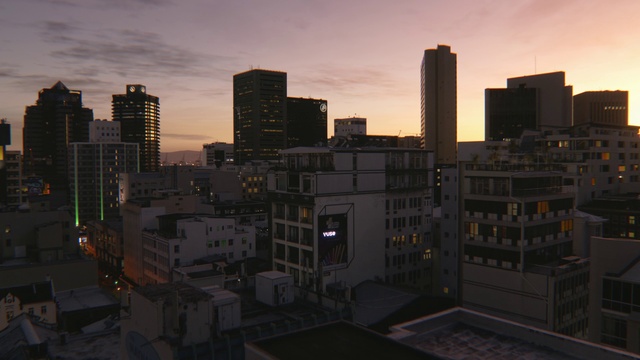 Video Reference: Cloud, Sky, Building, Atmosphere, Skyscraper, Tower block, Window, Dusk, Afterglow, Urban design