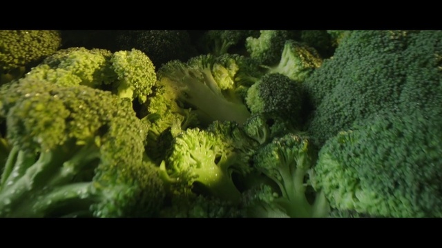 Video Reference: Broccoflower, Plant, Underwater, Leaf vegetable, Broccoli, Ingredient, wild cabbage, Vegetable, Terrestrial plant, Grass