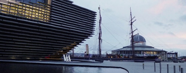 Video Reference: Water, Sky, Building, Infrastructure, Lake, Vehicle, Morning, City, Metropolitan area, Landmark