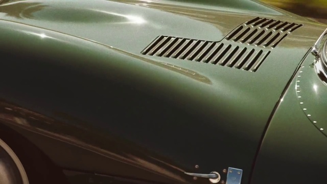 Video Reference: Hood, Automotive lighting, Motor vehicle, Vehicle, Automotive design, Grille, Automotive exterior, Car, Personal luxury car, Fender