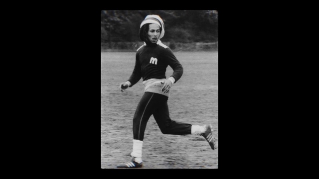 Video Reference: Flash photography, Happy, Sneakers, Running, Recreation, Exercise, People in nature, Human leg, Darkness, Monochrome photography