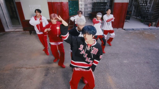 Video Reference: Sports uniform, Entertainment, Active pants, Dance, Team, Drum, Fun, Event, Sports, Uniform
