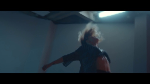 Video Reference: Entertainment, Performing arts, Event, Electric blue, Music artist, Darkness, Display device, Fun, Shadow, Performance