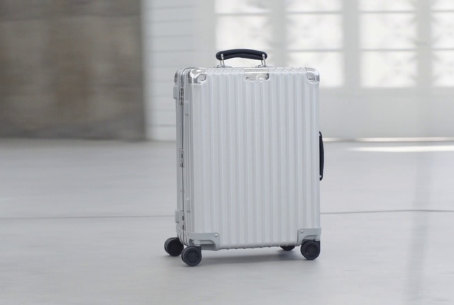 Video Reference: Rolling, Gas, Cylinder, Rectangle, Aluminium, Kitchen appliance accessory, Fashion accessory, Metal, Font, Composite material